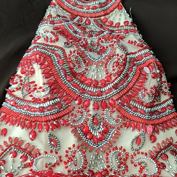 Red special occasion dress - Picture 3 of 3